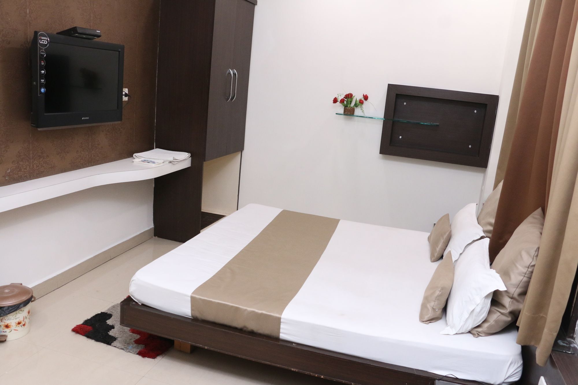 Hotel Shalimar Deluxe Bhopál Kültér fotó