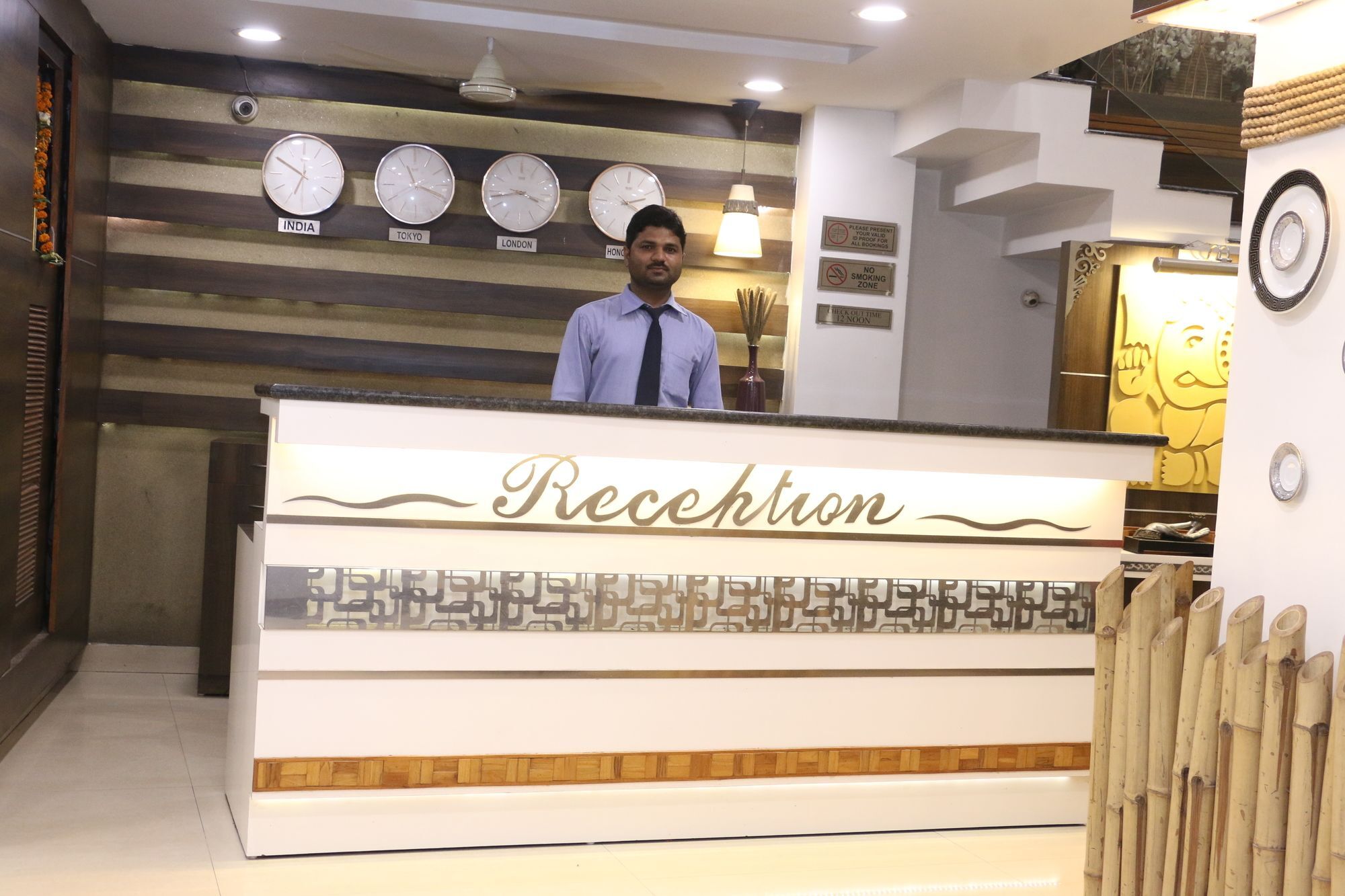 Hotel Shalimar Deluxe Bhopál Kültér fotó